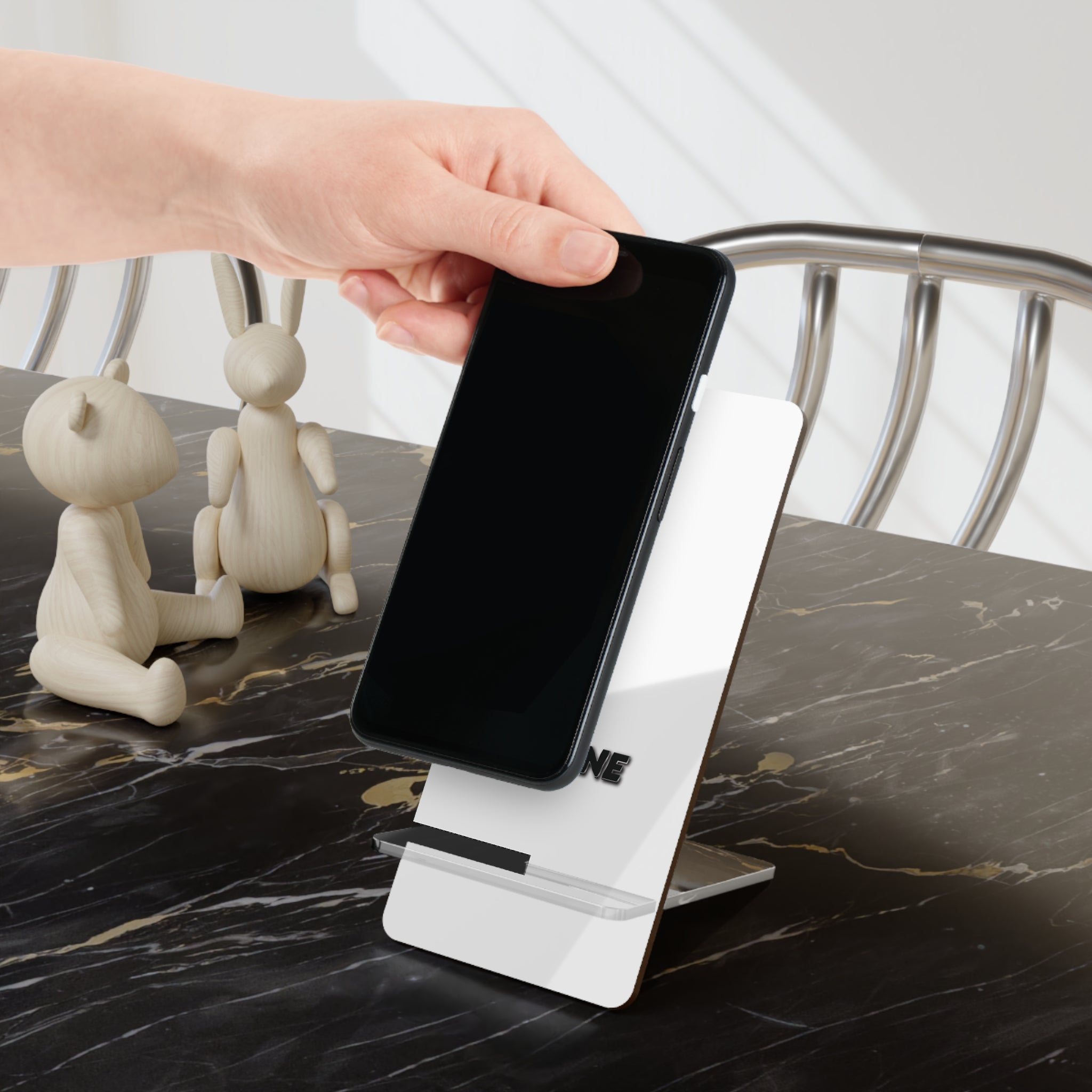 Modern Mobile Display Stand x Smartphones